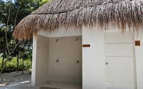 2-Bedroom Condo By The Jungle W/ Swimming Pool